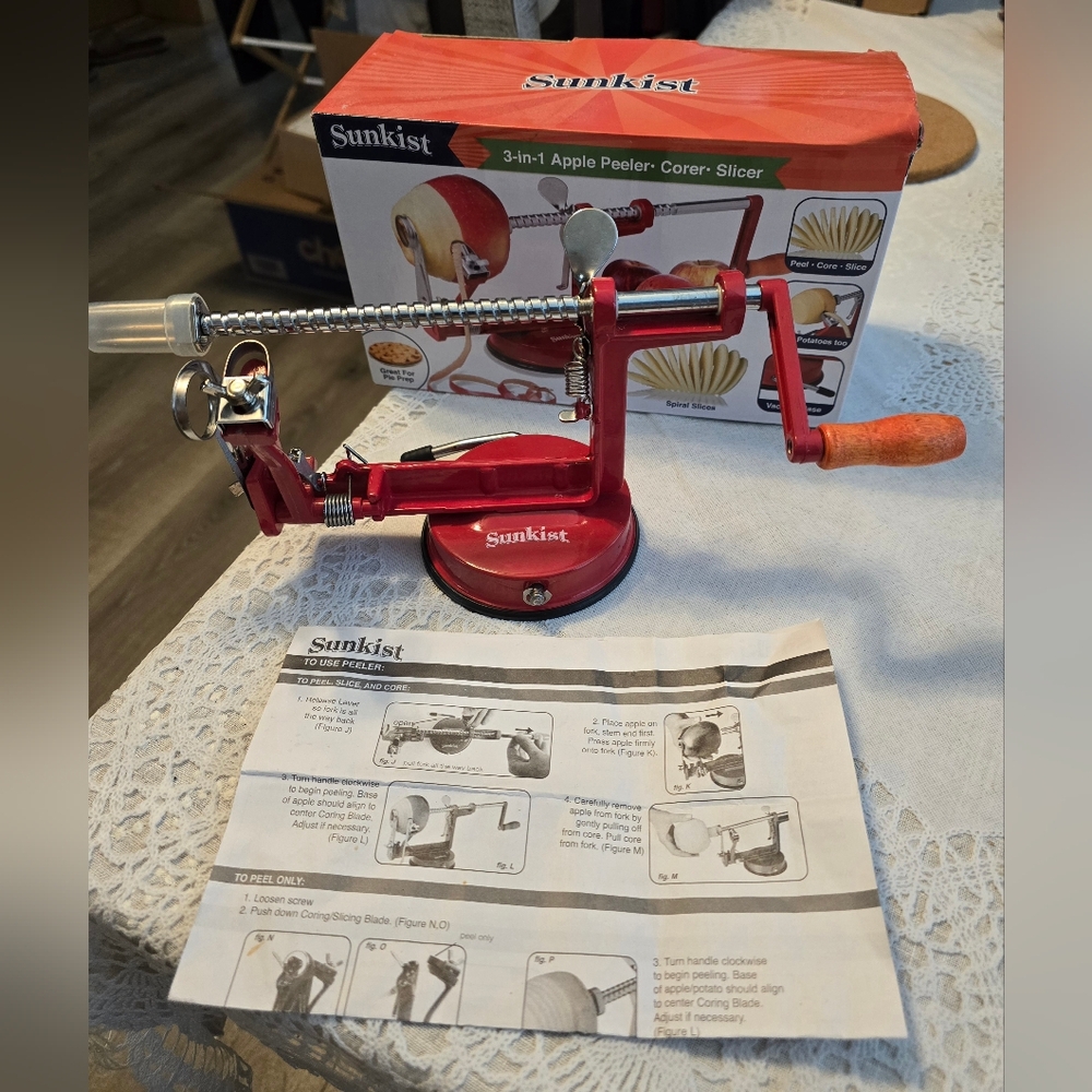 Used Sunkist 3 in 1 Kitchen Tool Apple Fruit Corer Slicer Peeler W/ Box & Papers